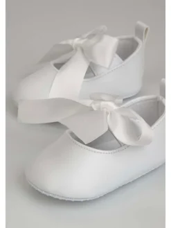 Baby-Ballerinas in weiß