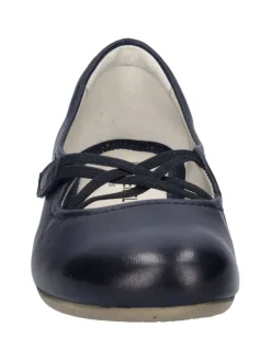 Ballerina Fiona 39 in ocean