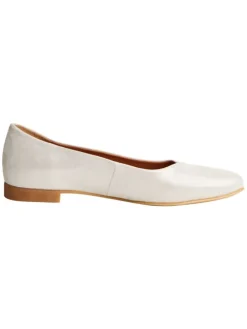 Ballerina in CHAMPAGNE