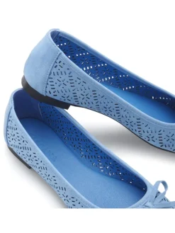 Ballerina in königsblau