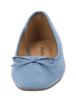 Ballerinas in l. blue