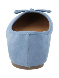 Ballerinas in l. blue