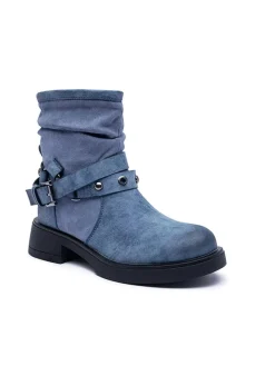 Boots in Blau