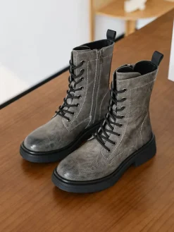 Boots in Grau