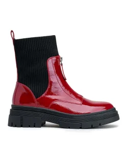 Boots in Rot/ Schwarz