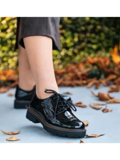 Brogues in BLACK