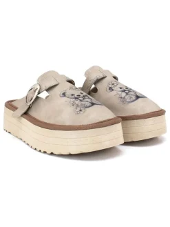Clogs in Beige