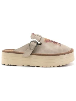 Clogs in Beige