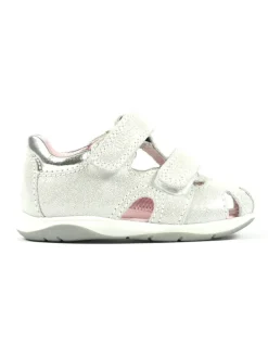 Halbsandalen in Creme