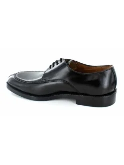 Halbschuhe in schwarz