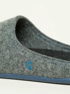 Hausschuhe in Grau