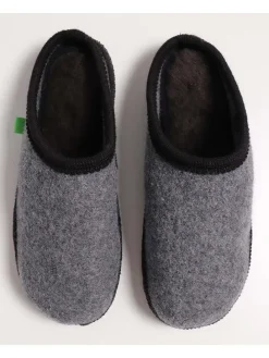 Hausschuhe in Grau