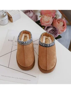 Hausschuhe in Hellbraun