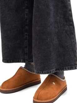 Hausschuhe in Hellbraun