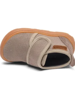 Hausschuhe in Hellbraun