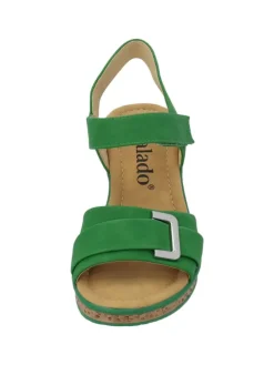 Keilsandaletten in Grün