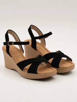 Keilsandaletten in Schwarz