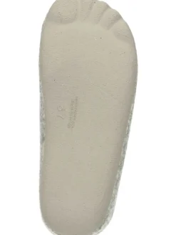 Klassische Hausschuhe in hellgrau