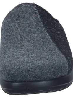 Klassische Hausschuhe in schwarz