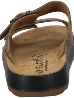 Klassische Pantoletten in beige