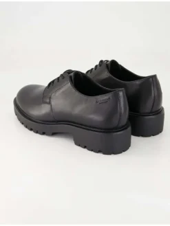 Klassische Schnürschuhe in Schwarz