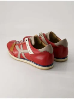 Klassische Schnürschuhe in Rot