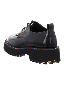 Klassische Schnürschuhe in Schwarz