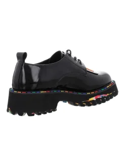 Klassische Schnürschuhe in Schwarz