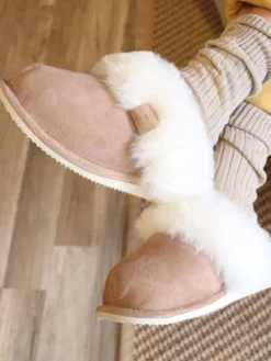 Lammfell-Hausschuhe in Braun