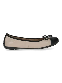 Leder-Ballerinas in Beige