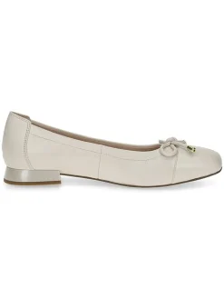 Leder-Ballerinas in Creme