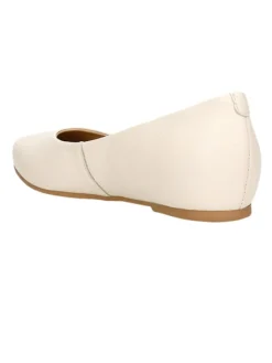 Leder-Ballerinas in Creme