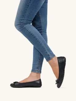 Leder-Ballerinas in Dunkelblau