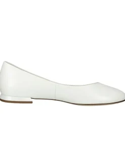 Leder-Ballerinas in Weiß