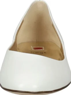 Leder-Ballerinas in Weiß