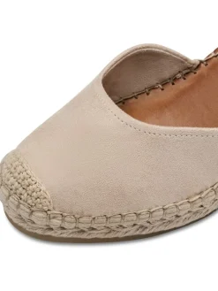 Leder-Keilpumps in Beige