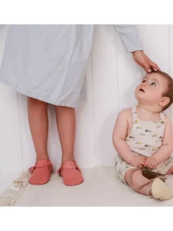 Leder-Mokassins in Koralle