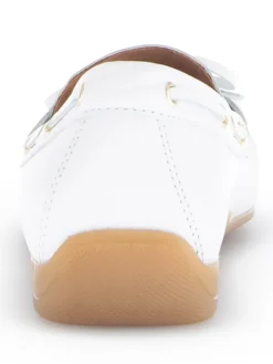 Leder-Mokassins in Weiß