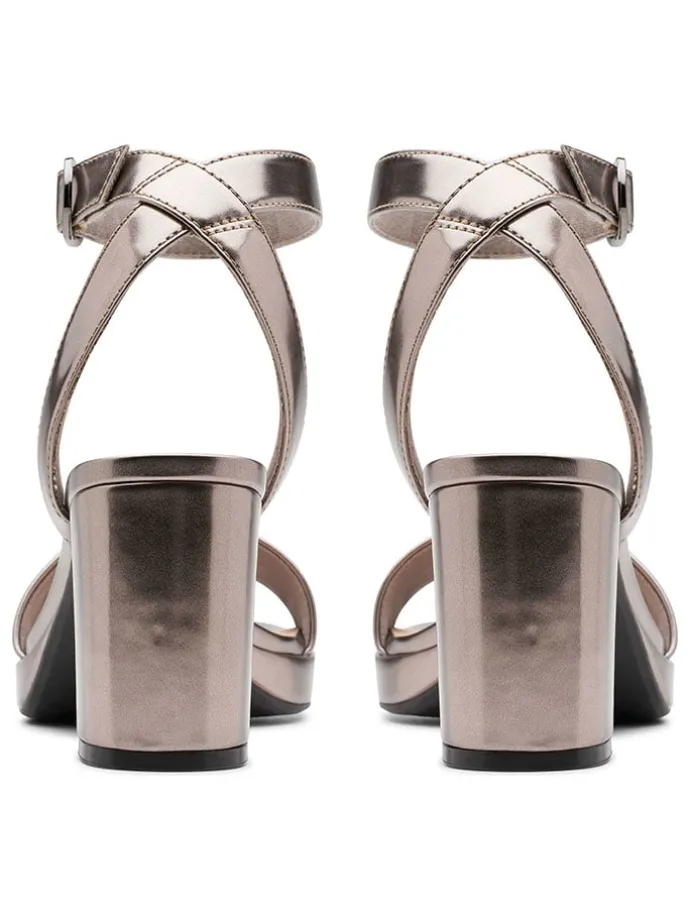 Leder-Sandaletten "Ambyrlyn Bay" in Gold