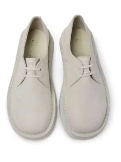 Leder-Schnürschuhe in Creme