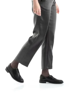 Leder-Schnürschuhe in Schwarz