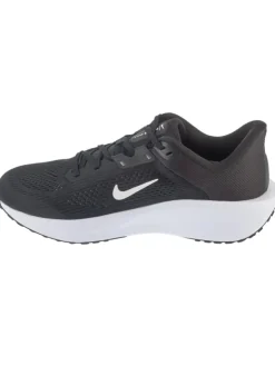 Nike Quest 6 in Schwarz