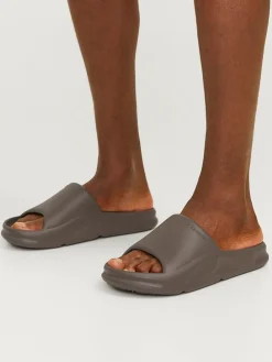 Pantoletten in Braun