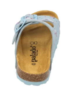 Pantoletten in Hellblau