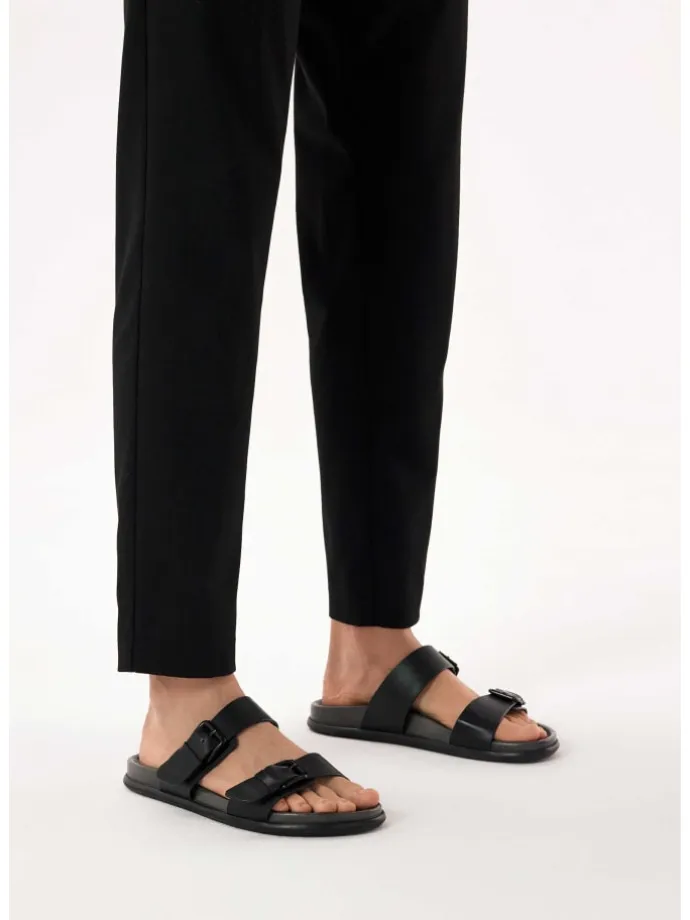 Pantoletten in Schwarz