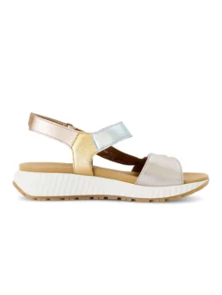 Plateau Sandalen in gold