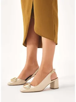 Pumps in Beige