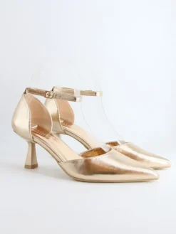 Pumps in Gold