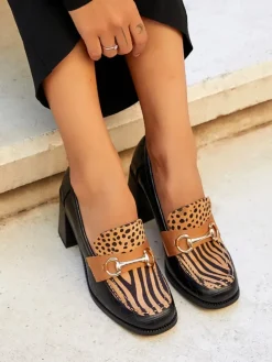 Pumps in Hellbraun/ Schwarz