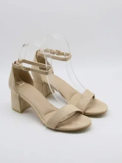 Sandaletten in Beige